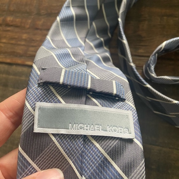 Michael Kors Silk Tie - Picture 2 of 3